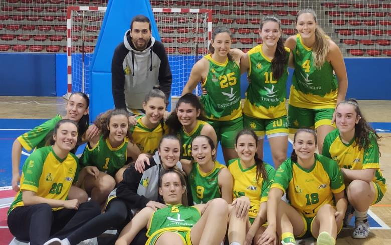 ALTER ENERSUN AL-QÁZERES YA LIDERA EN SOLITARIO LA 1ª FEMENINA DE BALONCESTO