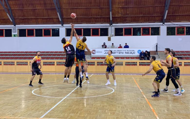 CD UNIÓN SIGUE AL FRENTE Y CB PLASENCIA AGUANTA EL TIRÓN