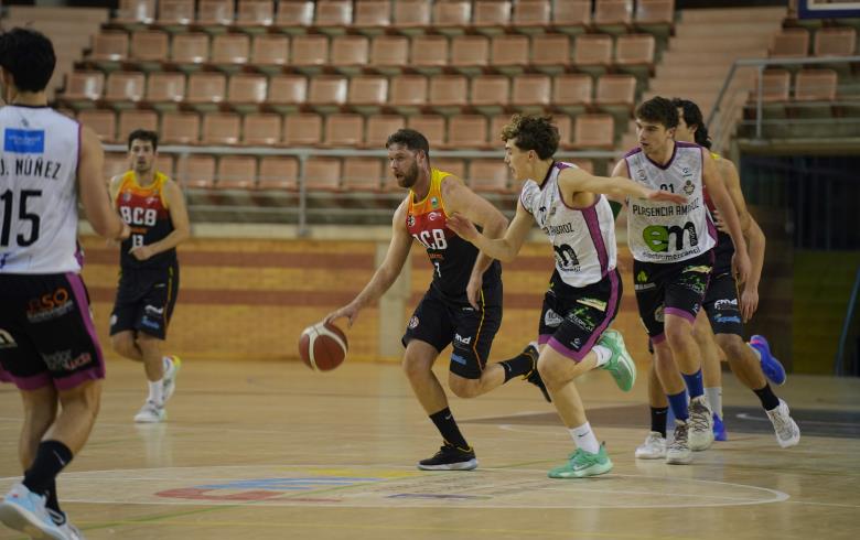 La Primera Masculina se iguala en la parte noble de la clasificación y San Antonio sigue a lo suyo en la Femenina