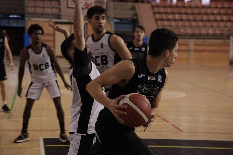 Un componente de CBA ataca en la final de la Copa Extremadura