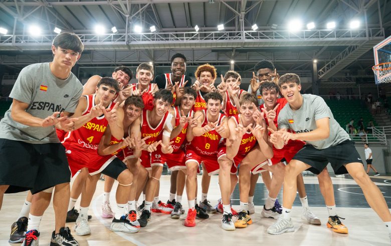 España conquista el Torneo Internacional de Cáceres U16 con pleno de victorias