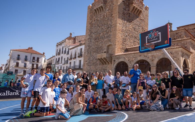 Cáceres vive la emoción del baloncesto de la mano del 'Circuito 3x3 CaixaBank'